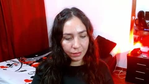 Snapshot of goddessnahi chatting on 01-18-25, 02:47 Naih Reyes online show from 01-18-25, 02:47