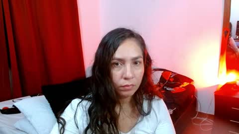 Snapshot of goddessnahi chatting on 01-22-25, 07:35 Naih Reyes online show from 01-22-25, 07:35
