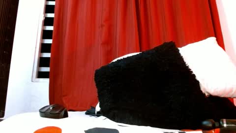 Snapshot of goddessnahi chatting on 02-21-25, 05:24 Naih Reyes online show from 02-21-25, 05:24