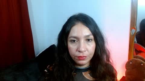 Snapshot of goddessnahi chatting on 02-25-25, 08:25 Naih Reyes online show from 02-25-25, 08:25
