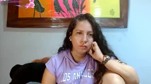 Snapshot of goddessnahi chatting on 09-12-25, 04:01 Naih Reyes online show from 09-12-25, 04:01