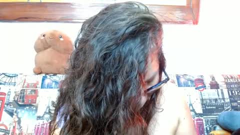 Snapshot of goddessnahi chatting on 09-25-25, 09:35 Naih Reyes online show from 09-25-25, 09:35