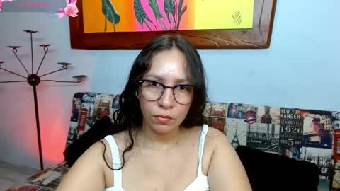 Snapshot of goddessnahi chatting on 09-27-25, 09:20 Naih Reyes online show from 09-27-25, 09:20