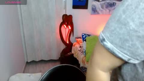 Snapshot of goddessnahi chatting on 10-13-25, 04:56 Naih Reyes online show from 10-13-25, 04:56