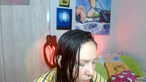 Snapshot of goddessnahi chatting on 10-15-25, 10:32 Naih Reyes online show from 10-15-25, 10:32
