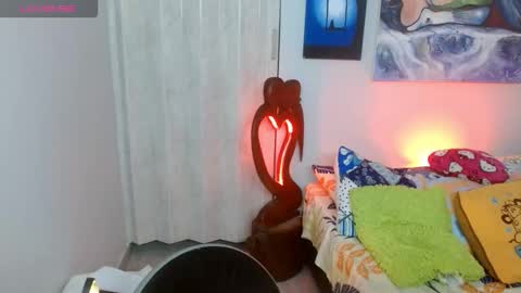 Snapshot of goddessnahi chatting on 10-17-25, 02:15 Naih Reyes online show from 10-17-25, 02:15