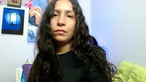 Snapshot of goddessnahi chatting on 11-27-25, 05:42 Naih Reyes online show from 11-27-25, 05:42