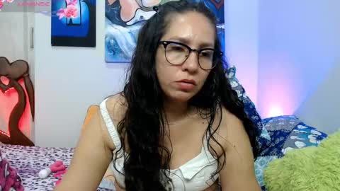 Snapshot of goddessnahi chatting on 11-30-25, 04:38 Naih Reyes online show from 11-30-25, 04:38