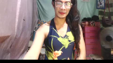 Snapshot of goddesssonyaxxx chatting on 06-17-26, 06:38 KENNY DOLL online show from 06-17-26, 06:38