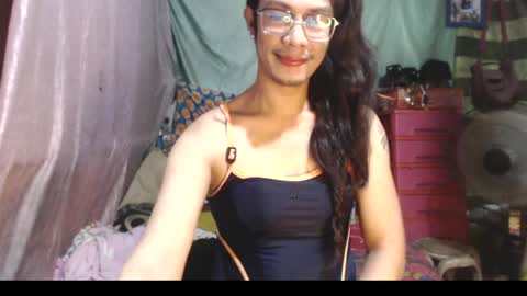 Snapshot of goddesssonyaxxx chatting on 06-23-26, 06:33 KENNY DOLL online show from 06-23-26, 06:33