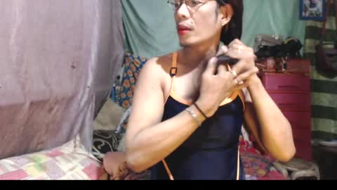 Snapshot of goddesssonyaxxx chatting on 07-16-26, 06:08 KENNY DOLL online show from 07-16-26, 06:08
