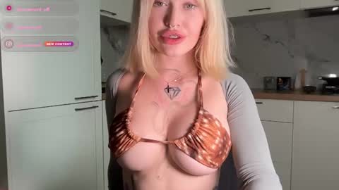 Snapshot of golden_alinee chatting on 07-18-26, 03:27 Aline meow online show from 07-18-26, 03:27