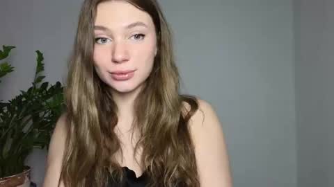 Flora online show from 03-17-26, 04:10