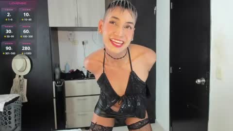 Snapshot of goldenangels1 chatting on 07-05-26, 05:53 goldenangels1 online show from 07-05-26, 05:53