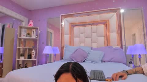 Snapshot of goldentemptation_ chatting on 04-09-26, 08:03 goldentemptation_ online show from 04-09-26, 08:03