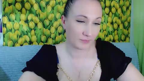 Snapshot of goldmoonn chatting on 04-02-26, 02:15 goldmoonn online show from 04-02-26, 02:15