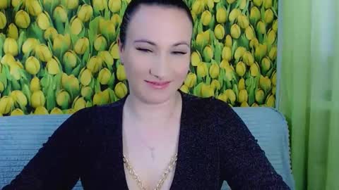 Snapshot of goldmoonn chatting on 04-06-26, 11:11 goldmoonn online show from 04-06-26, 11:11