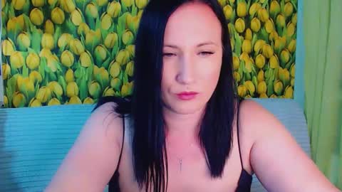 Snapshot of goldmoonn chatting on 05-23-26, 06:01 goldmoonn online show from 05-23-26, 06:01