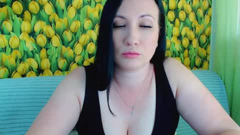 Snapshot of goldmoonn chatting on 06-18-26, 12:53 goldmoonn online show from 06-18-26, 12:53