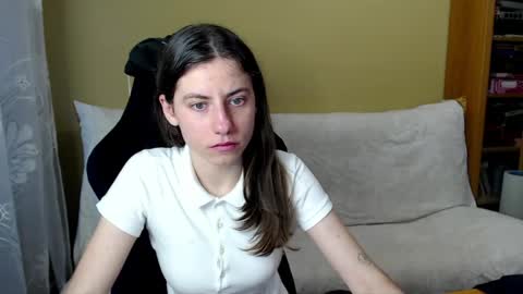 Elizabeth Effie online show from 05-15-26, 04:47