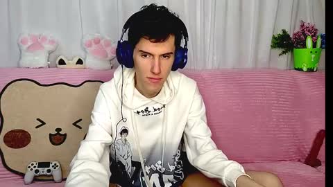 Luca online show from 05-08-26, 01:49