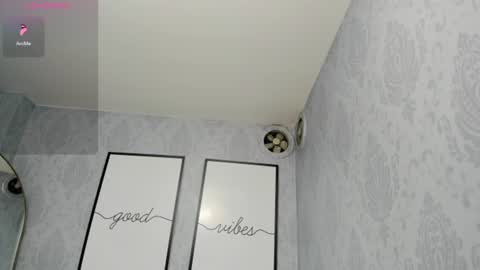 Snapshot of goodgirl22_ chatting on 07-07-26, 11:53 Emmy online show from 07-07-26, 11:53