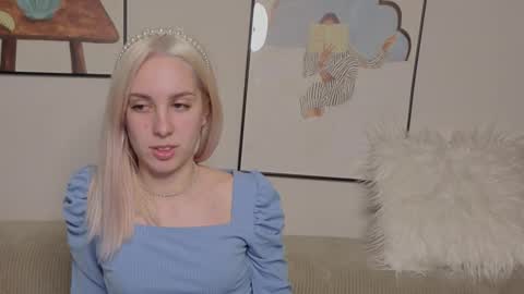 Snapshot of goog_div chatting on 11-13-25, 01:54 goog_div online show from 11-13-25, 01:54