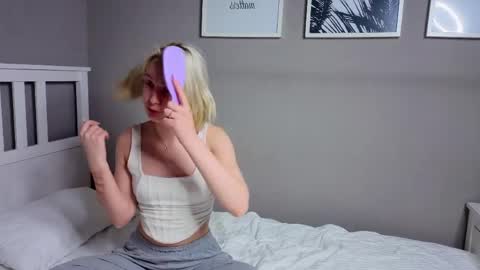 Snapshot of goog_div chatting on 04-03-26, 11:58 goog_div online show from 04-03-26, 11:58