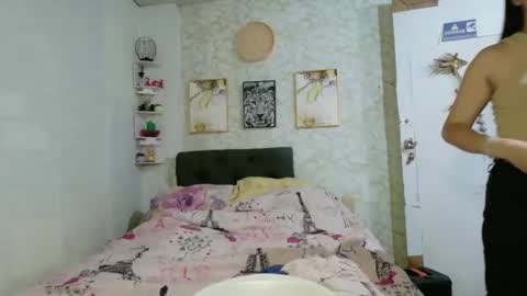 geneviev online show from 04-03-26, 02:37