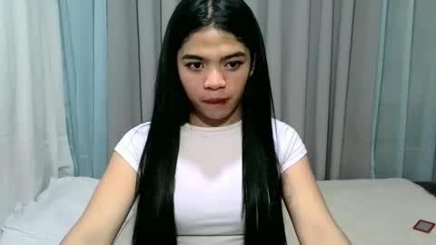 gorgeouspinay_gwen online show from 03-23-26, 02:21