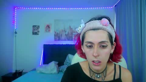 Snapshot of goth_minerva chatting on 03-12-26, 01:28 goth_minerva online show from 03-12-26, 01:28