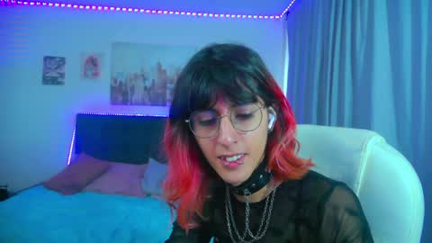 Snapshot of goth_minerva chatting on 04-08-26, 01:44 goth_minerva online show from 04-08-26, 01:44