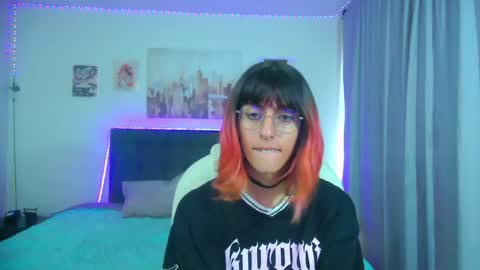 Snapshot of goth_minerva chatting on 04-11-26, 02:21 goth_minerva online show from 04-11-26, 02:21