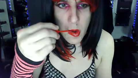 Snapshot of gothic123451 chatting on 12-30-24, 05:13 Victoriana online show from 12-30-24, 05:13