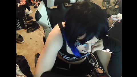 Snapshot of gothic123451 chatting on 01-11-25, 01:37 Victoriana online show from 01-11-25, 01:37