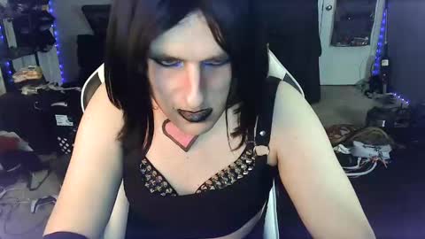 Snapshot of gothic123451 chatting on 01-13-25, 08:26 Victoriana online show from 01-13-25, 08:26