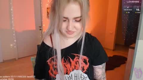 traumfrau Kira angel face devil eyes I SELL A LOT VIDEO IN GALLERY online show from 01-14-26, 02:33