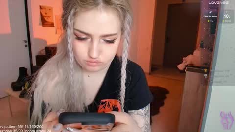 traumfrau Kira angel face devil eyes I SELL A LOT VIDEO IN GALLERY online show from 02-01-26, 07:23