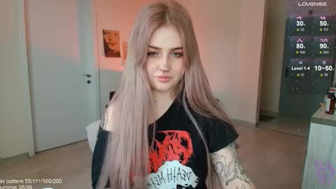 traumfrau Kira angel face devil eyes I SELL A LOT VIDEO IN GALLERY online show from 02-12-26, 12:11
