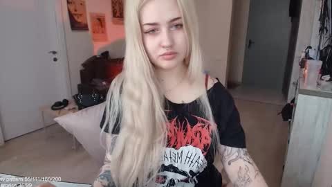 traumfrau Kira angel face devil eyes I SELL A LOT VIDEO IN GALLERY online show from 03-25-26, 12:00