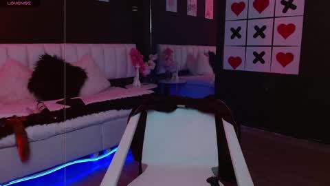Snapshot of gotthic_met chatting on 03-06-25, 04:41 Meredith Alessandra online show from 03-06-25, 04:41