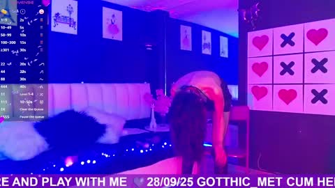 Snapshot of gotthic_met chatting on 09-29-25, 04:50 Meredith Alessandra online show from 09-29-25, 04:50
