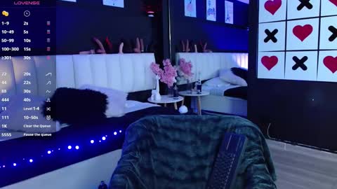 Snapshot of gotthic_met chatting on 12-02-25, 04:51 Meredith Alessandra online show from 12-02-25, 04:51