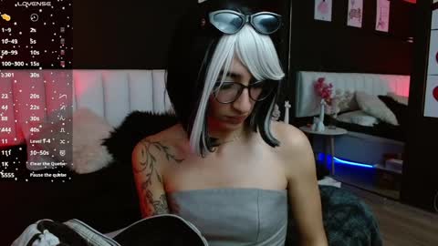 Snapshot of gotthic_met chatting on 04-01-26, 04:35 Meredith Alessandra online show from 04-01-26, 04:35