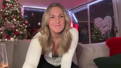 Gracie Mae online show from 12-22-24, 12:07