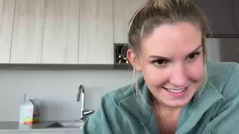 Gracie Mae online show from 09-13-25, 04:40