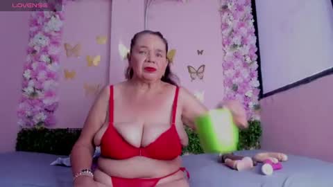 Snapshot of grandmother_milf chatting on 06-25-26, 01:04 Mi Name is violeta online show from 06-25-26, 01:04