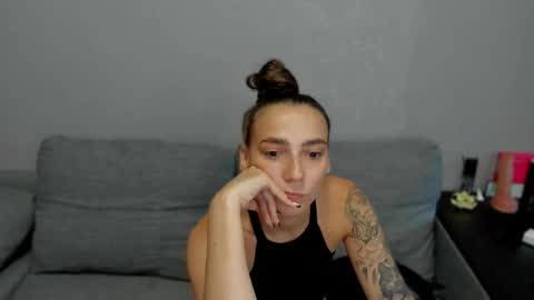 Anna online show from 05-17-26, 10:44
