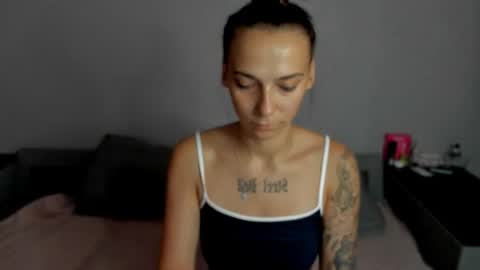 Snapshot of gravitation777 chatting on 06-29-26, 01:01 Anna online show from 06-29-26, 01:01