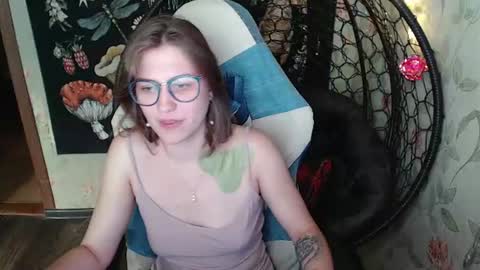 Snapshot of greenwitch9 chatting on 06-24-26, 08:46 Lina online show from 06-24-26, 08:46
